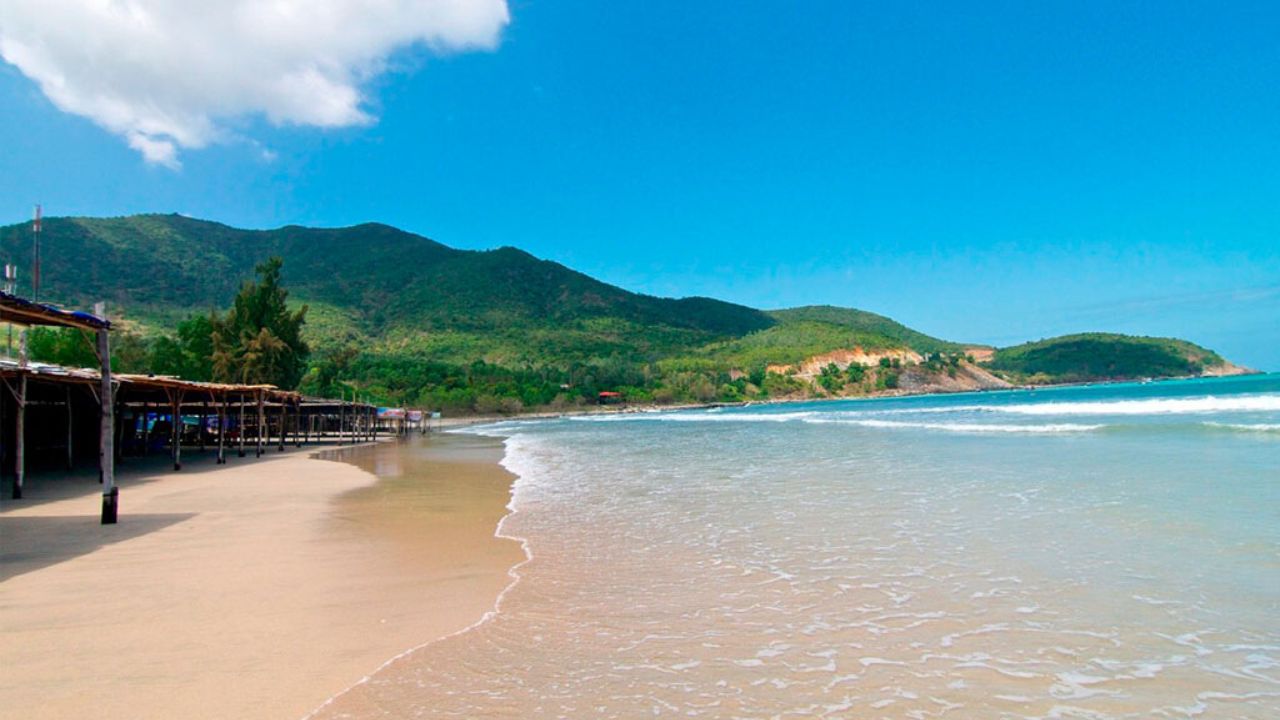 Bãi Dài (Nha Trang) – Bờ biển cát trắng trải dài bất tận