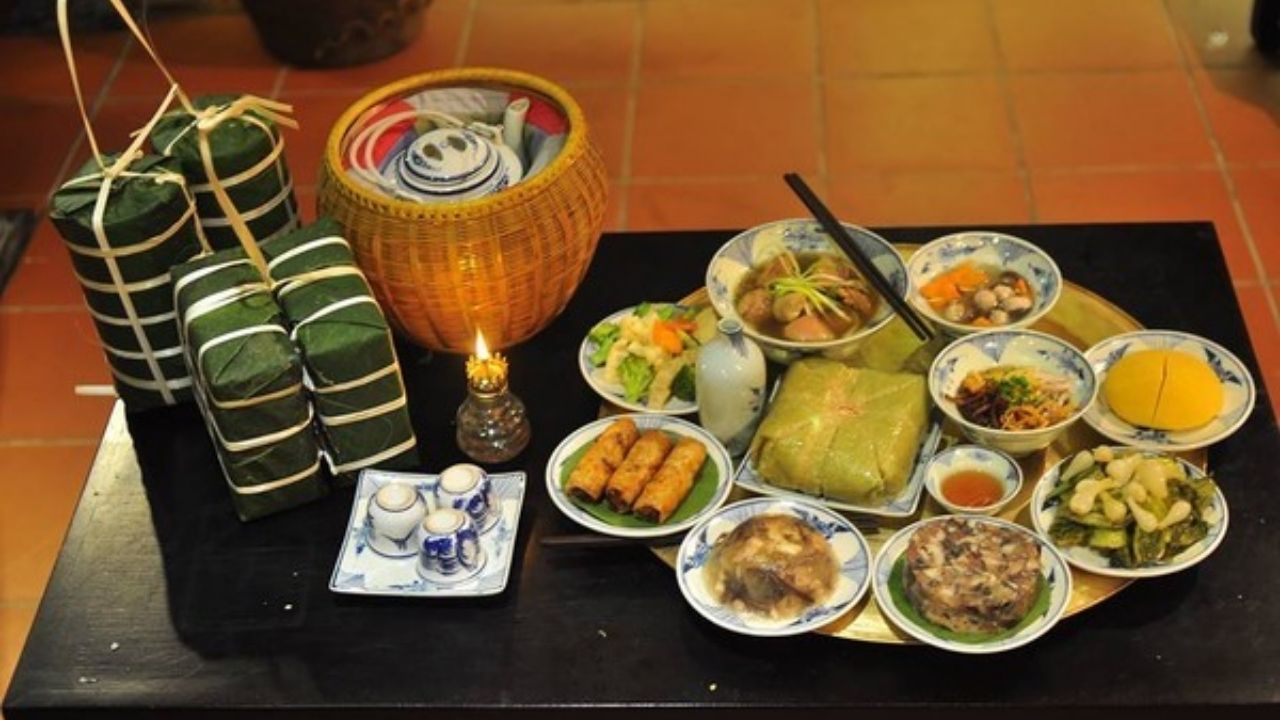 Lợi Ích Của Bánh Tét Trong Mâm Cỗ Tết