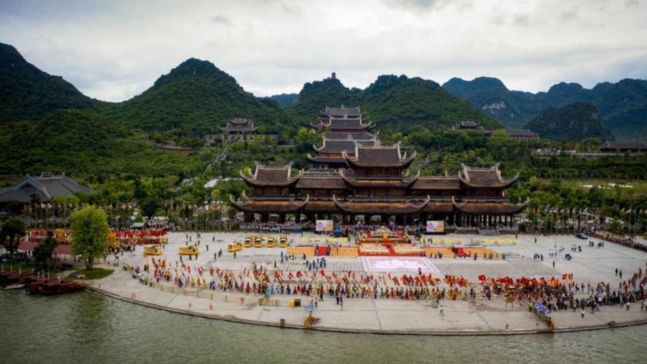Lợi Ích Của Việc Tham Gia Tour Du Lịch Tết 3 Ngày 2 Đêm