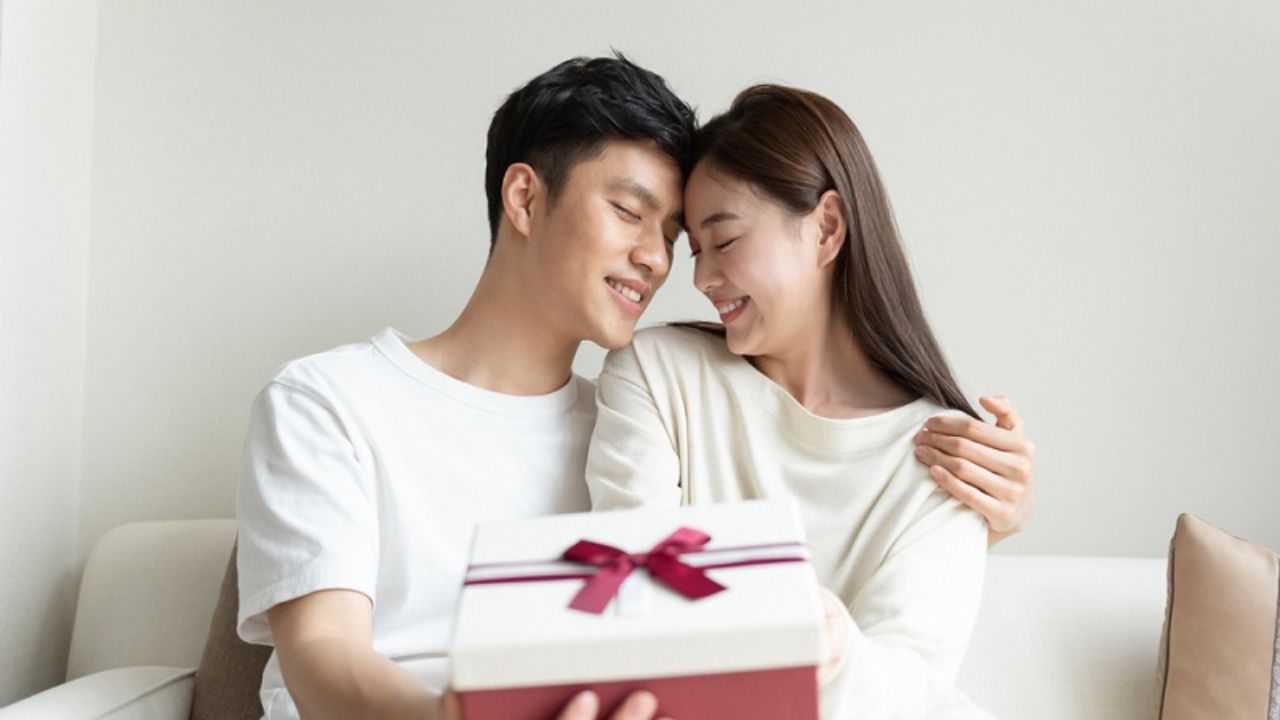 Quà Valentine Cho Vợ – Tạo Sự Bất Ngờ 