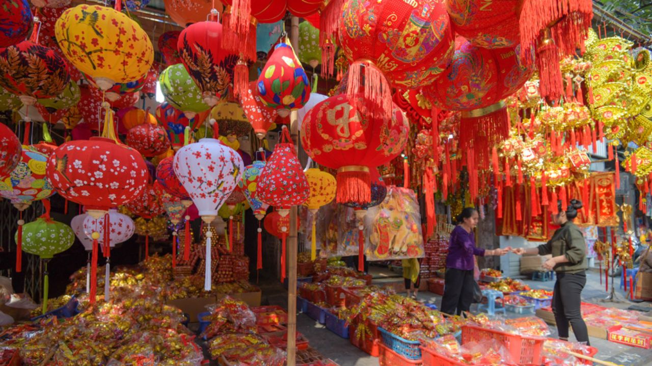 Mua Sắm Quà Tết