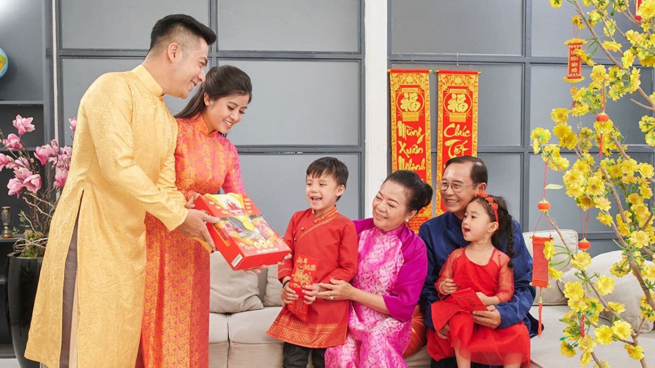 Những Lễ Hội Và Hoạt Động Trong Dịp Tết