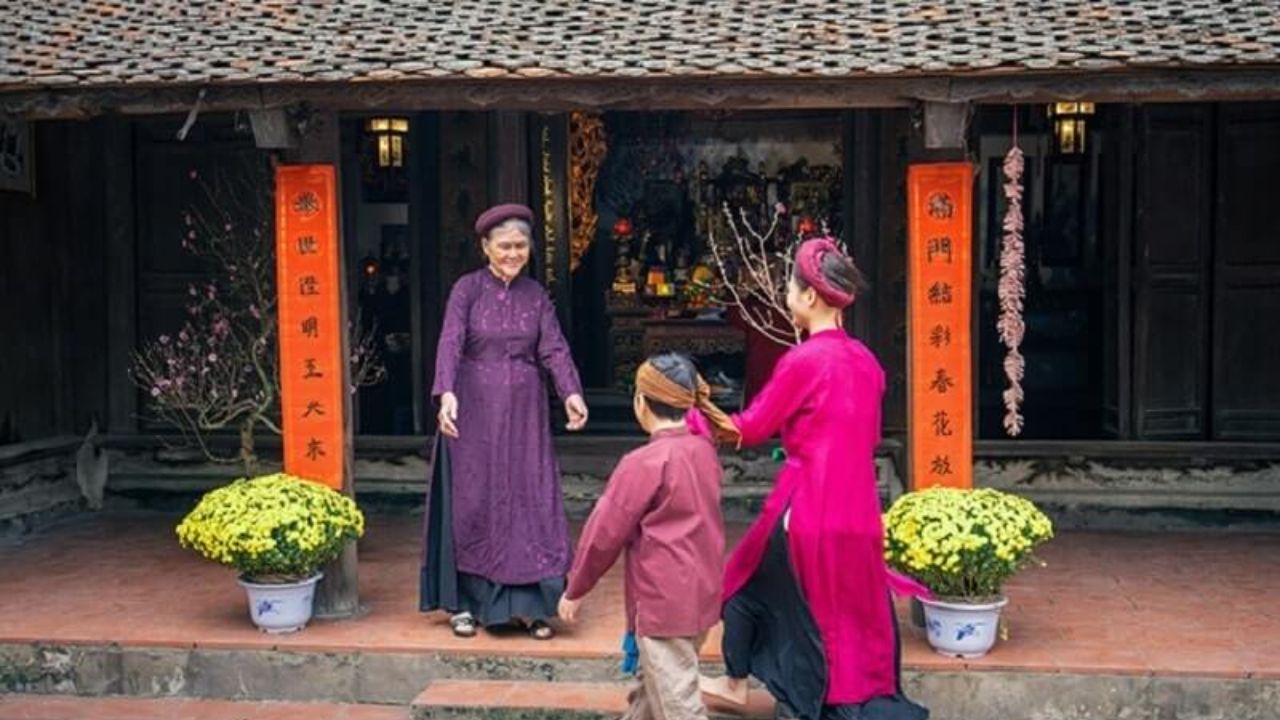 Phong Tục Xông Đất