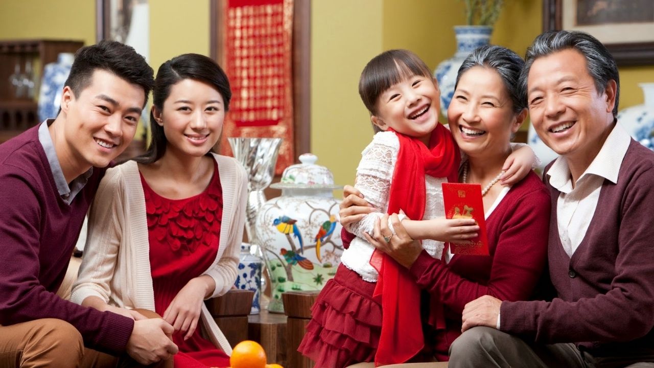 Quà Tết Cho Ông Bà: Cầu Nối Yêu Thương
