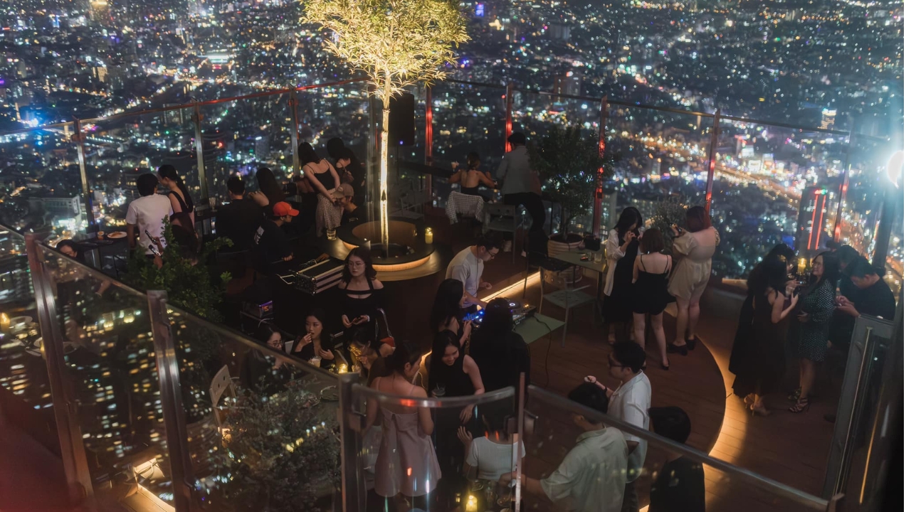 TP.HCM – Rooftop bar và cà phê lãng mạn giữa lòng đô thị